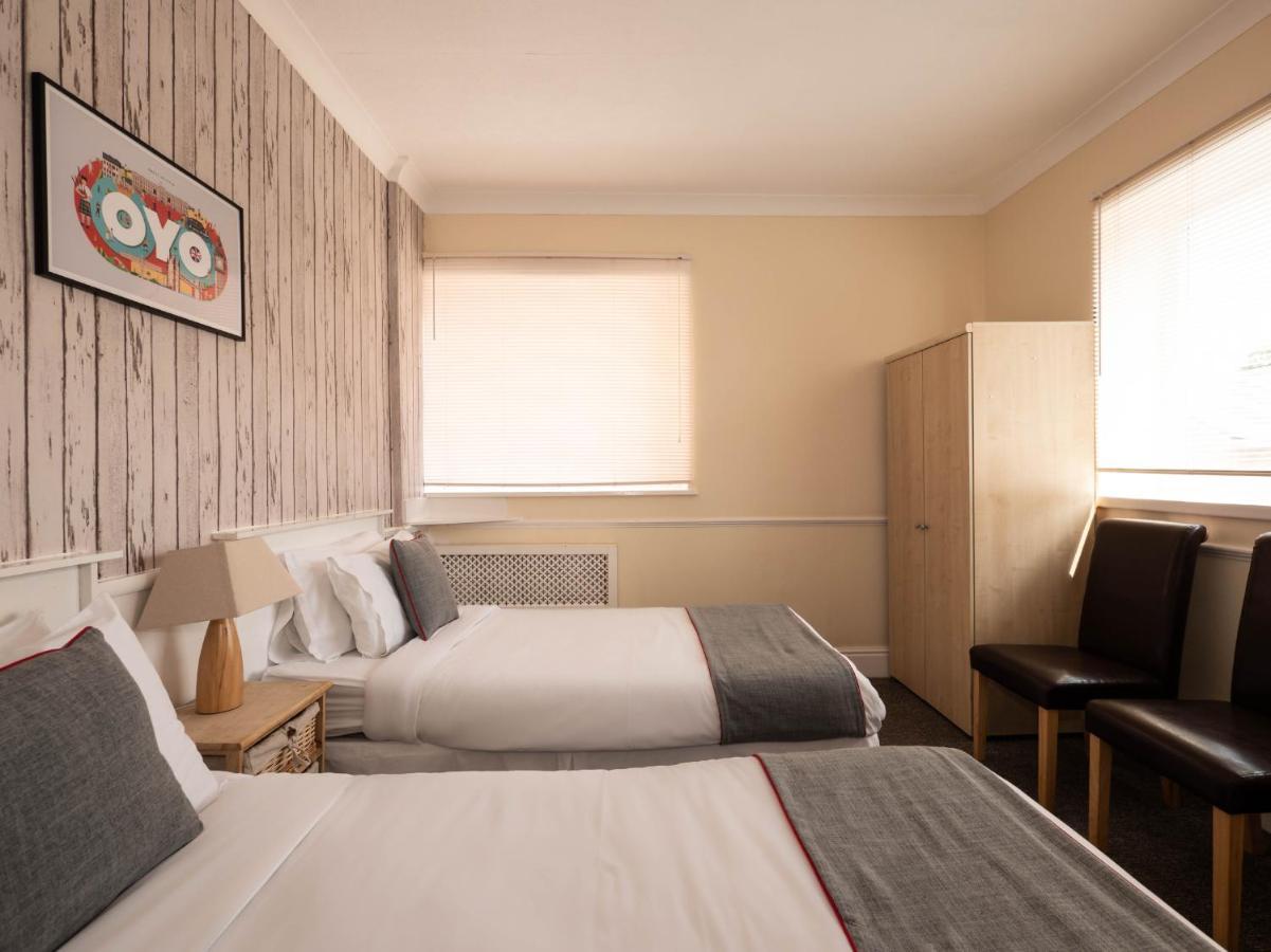 Oyo Pier Hotel Рил Экстерьер фото