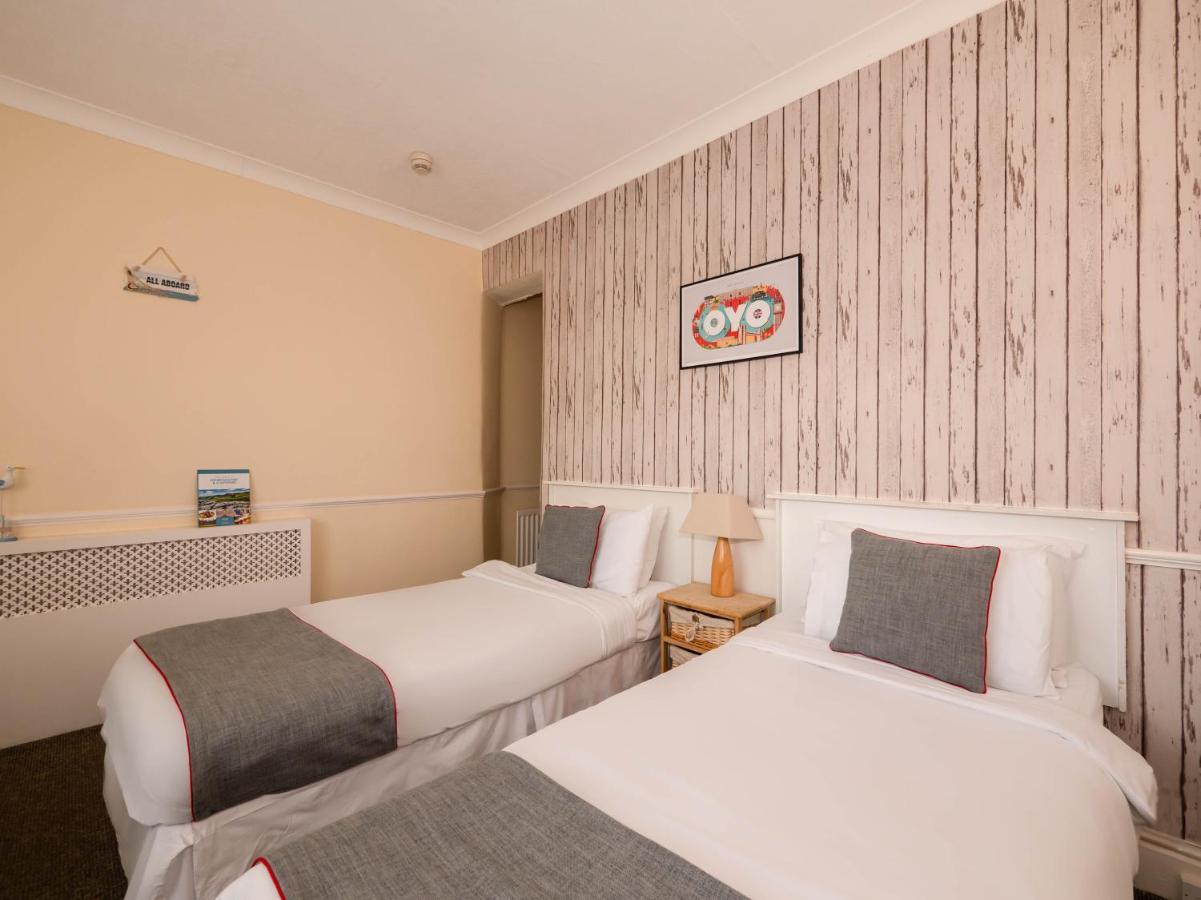 Oyo Pier Hotel Рил Экстерьер фото
